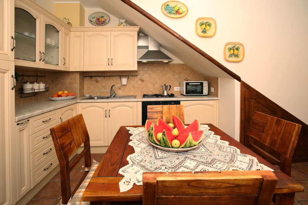 タオルミーナCasa Antico Borgo Cuseniアパートメント エクステリア 写真